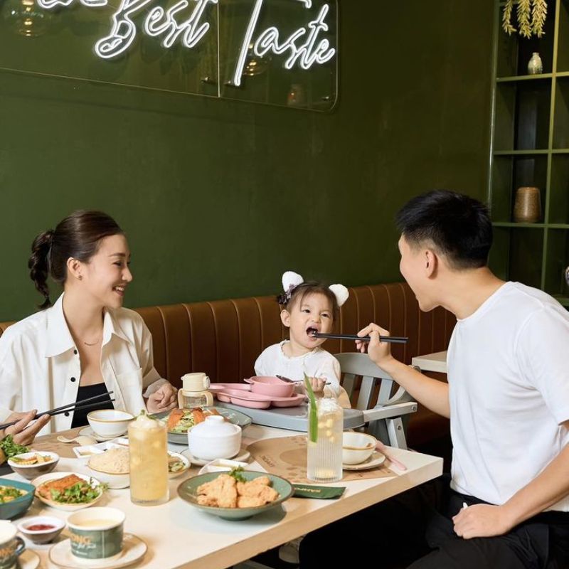 Hoa hồng và socola cho người yêu ngày 20/10